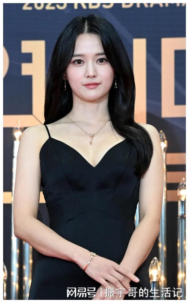 韩国知名女明星的成长之路，如何成为下一个荧幕之星指南