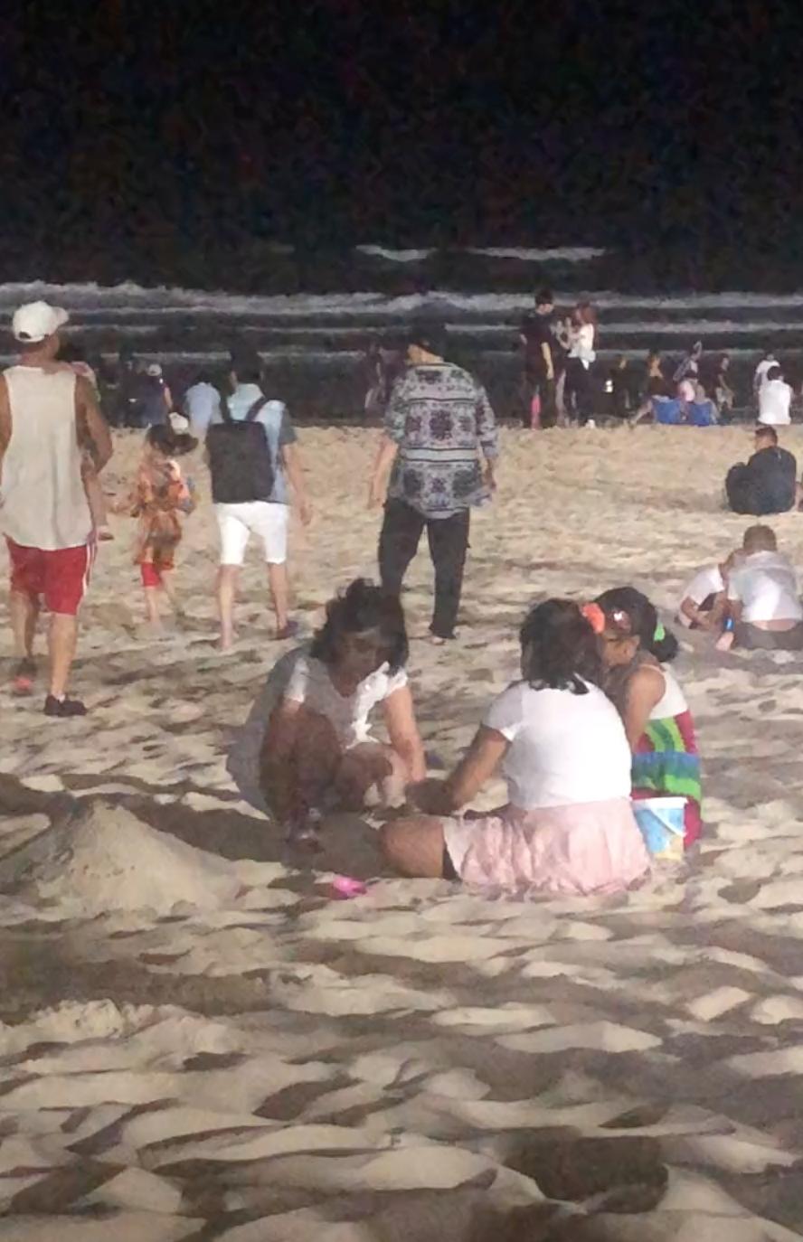 夏日浪漫度假指南，沙滩夫妻的甜蜜时光💑🌴